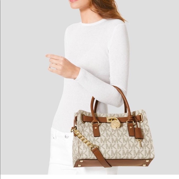 Authentic Michael Kors purse . - Picture 3 of 8